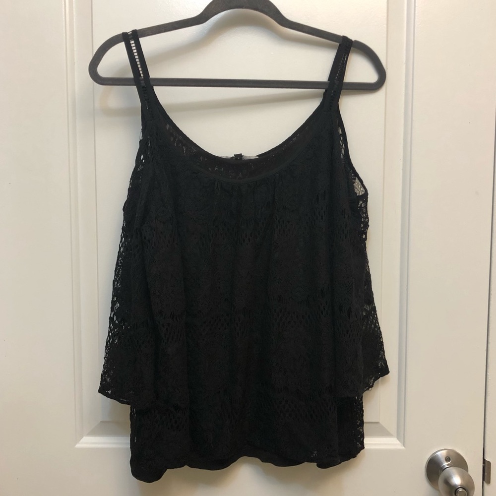 WHITE HOUSE BLACK MARKET: Quarter Sleeve Lace Top